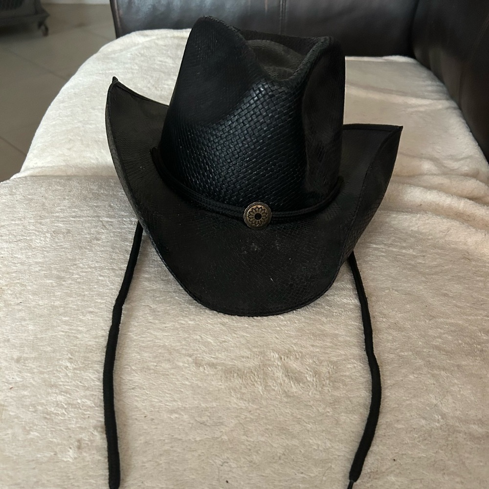 Women’s Black cowboy hat